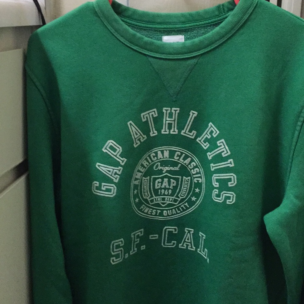 GAP men’s sweatshirt